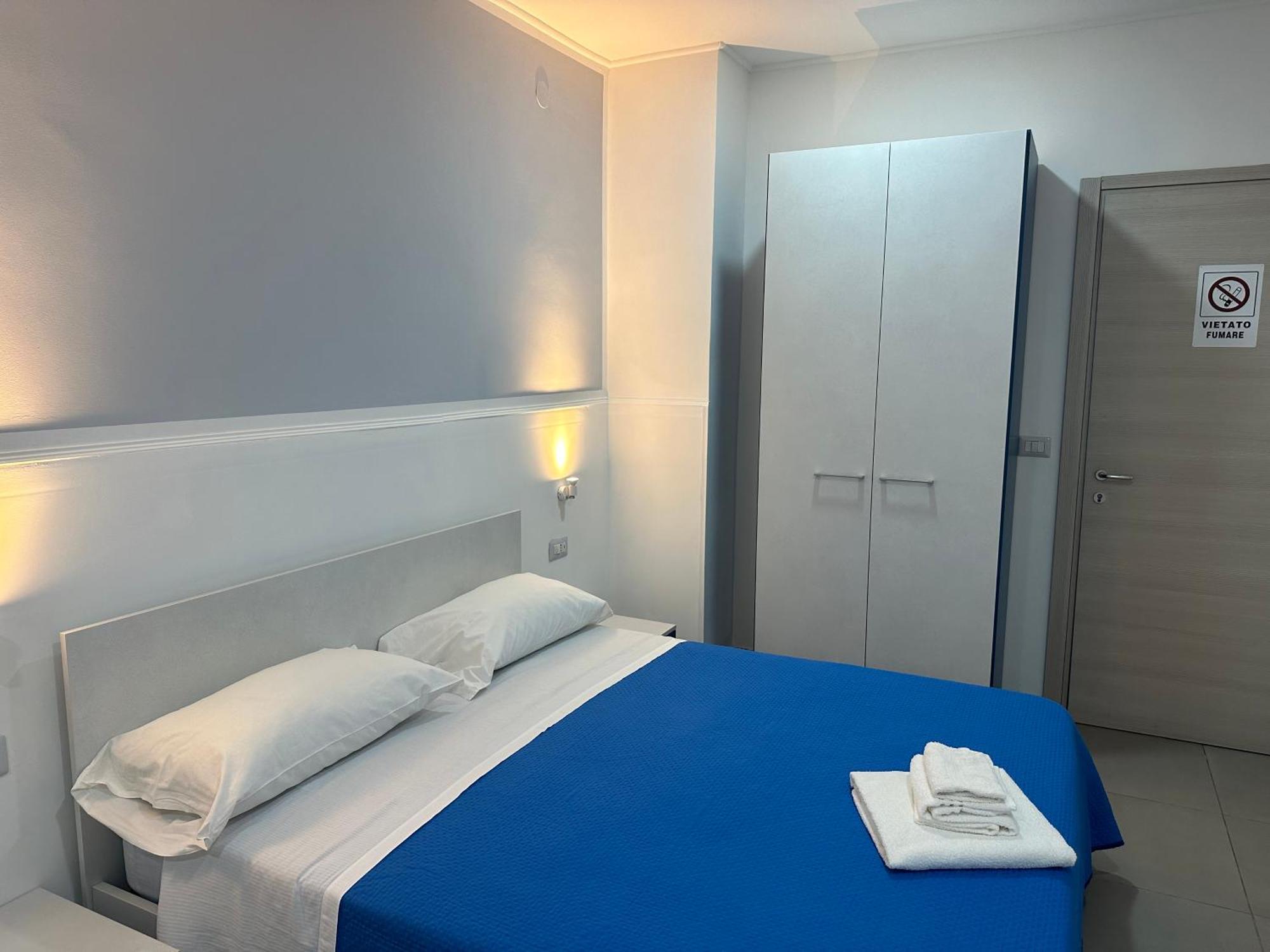 Bed and Breakfast A Due Passi Dal Mare Катандзаро Экстерьер фото